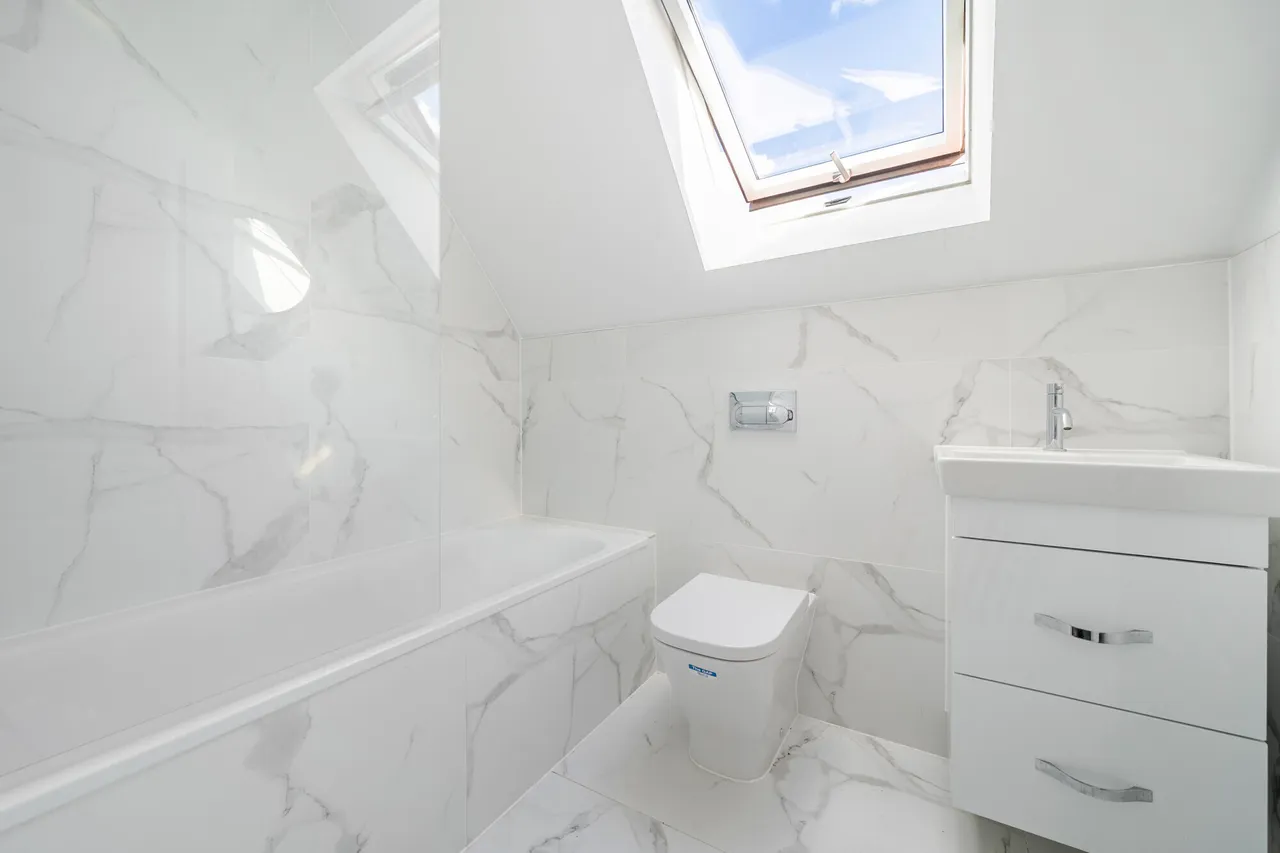 Brunswick Close, Epsom, KT17, photo 10