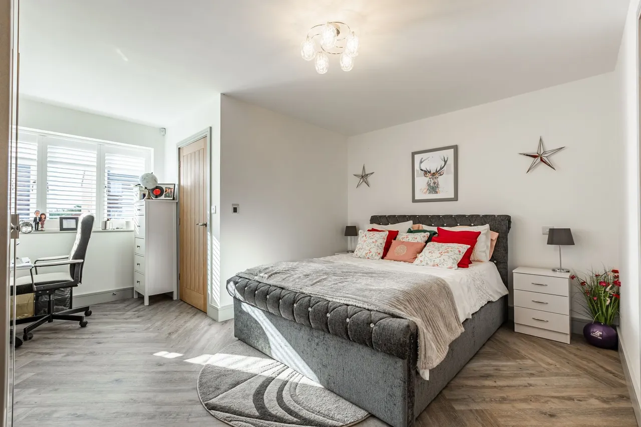 Detached Three-Bedroom Home in Upwell, photo 13