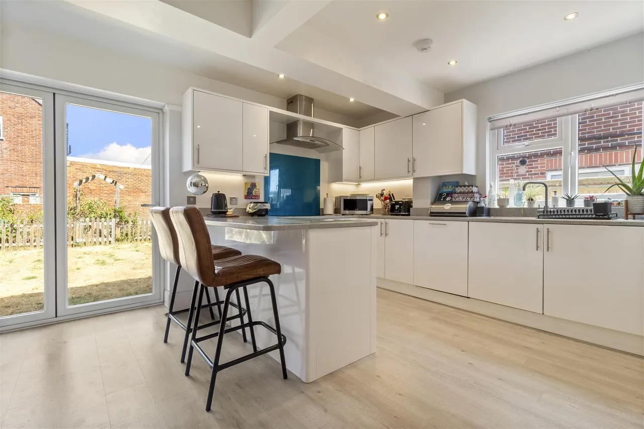 Wiston Avenue, Worthing, photo 6