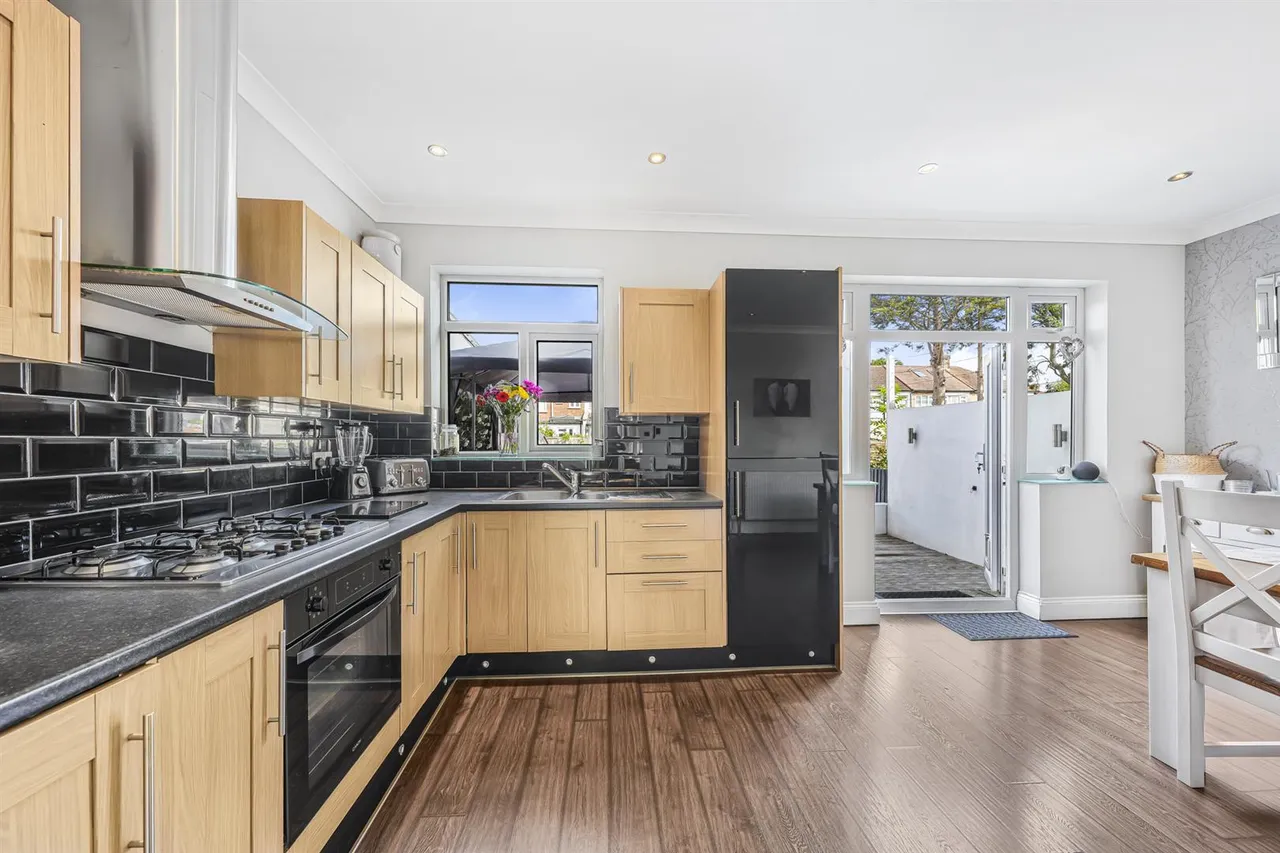 Rushcroft Road, Chingford, E4, photo 6