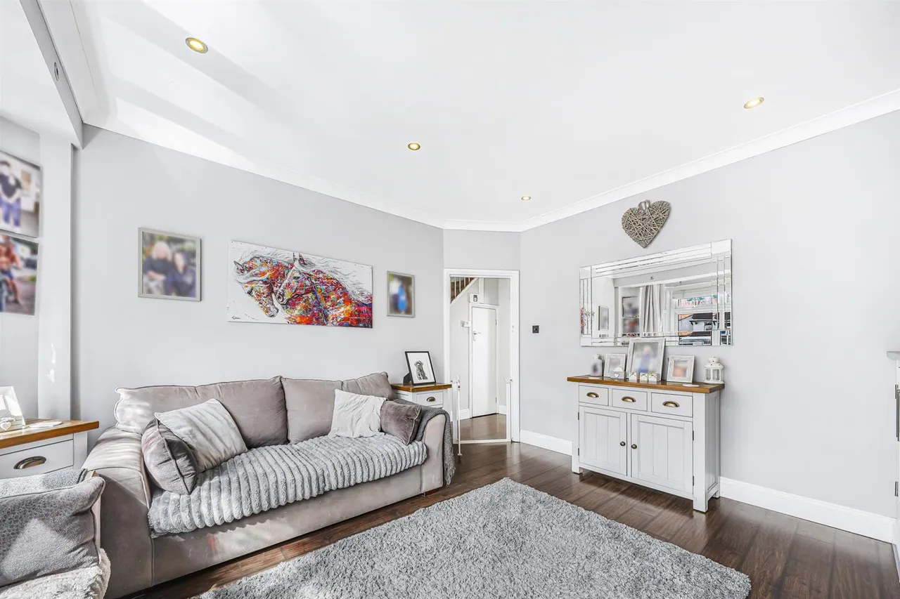 Rushcroft Road, Chingford, E4, photo 3