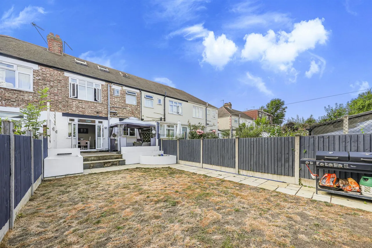 Rushcroft Road, Chingford, E4, photo 11