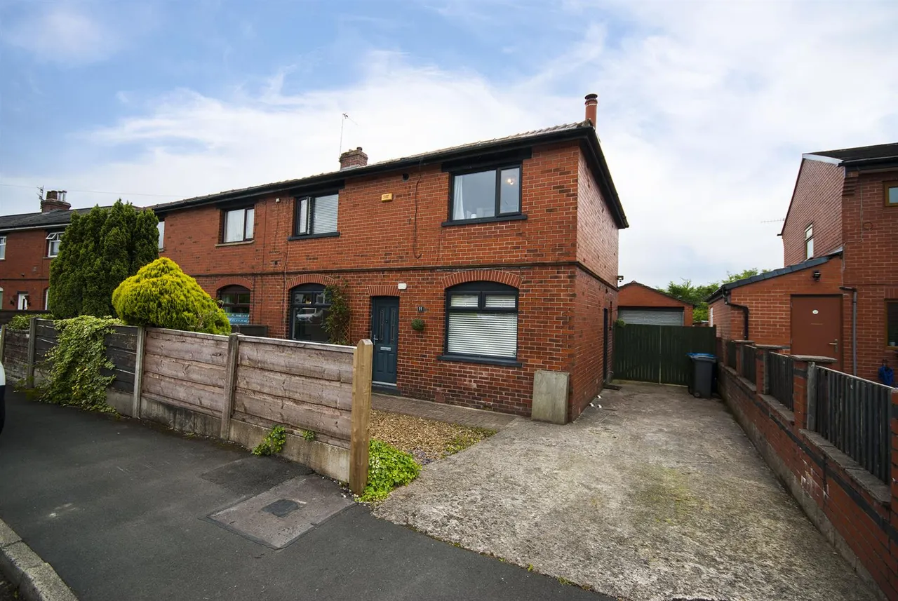 Oaklands Road, Ramsbottom, Bury, BL0 0LR, photo 27