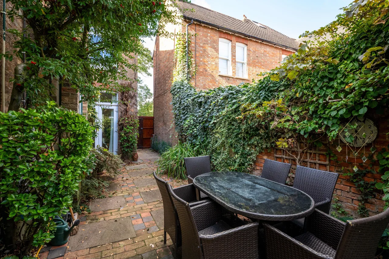 Shaftesbury Avenue, Bedford, photo 19