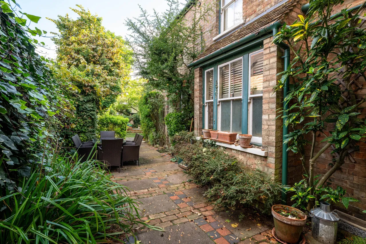 Shaftesbury Avenue, Bedford, photo 20