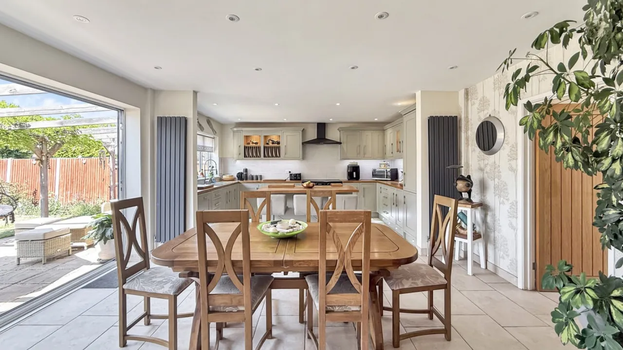 Redland Lane, Westbury, photo 4