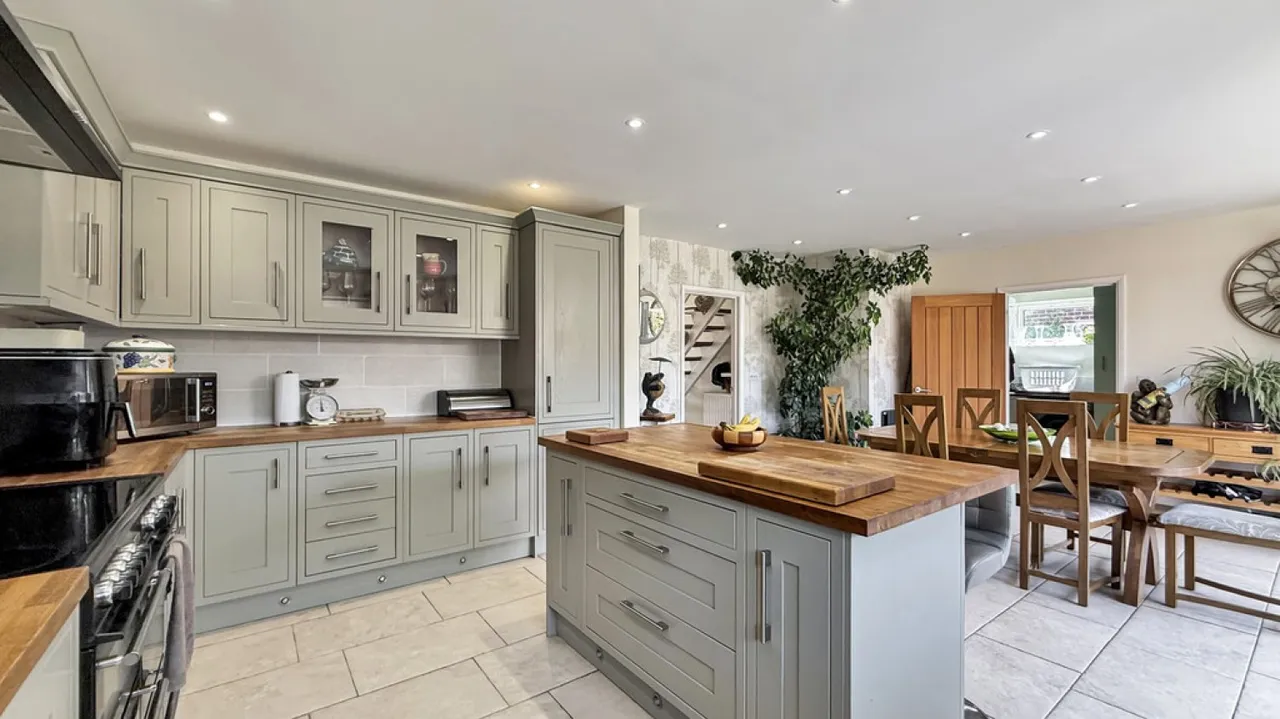 Redland Lane, Westbury, photo 5