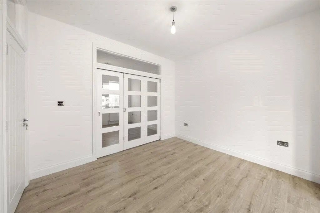 Cromwell Road, Hounslow, TW3, photo 14