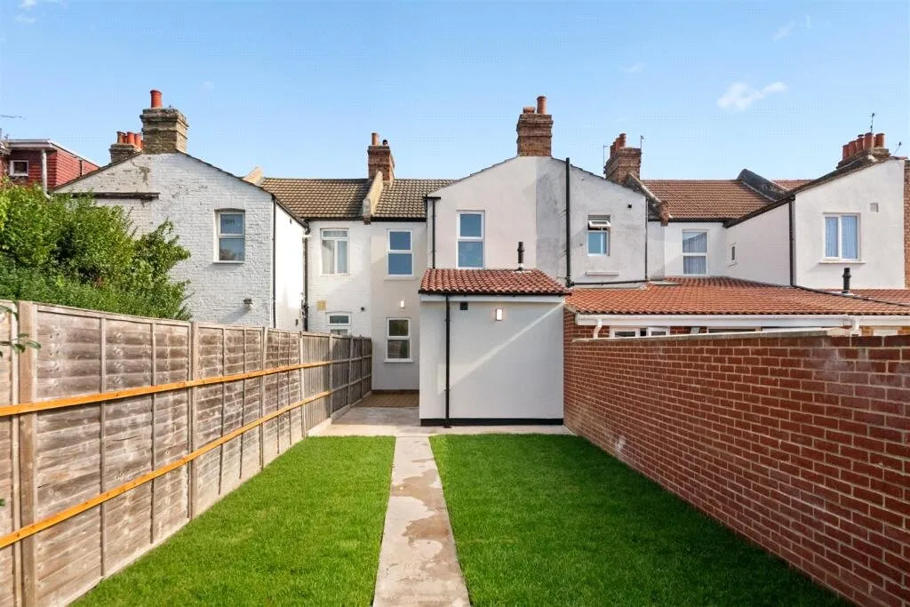 Cromwell Road, Hounslow, TW3, photo 12