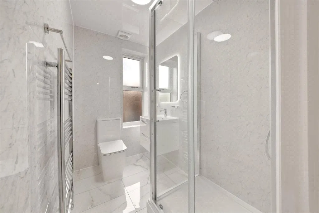 Cromwell Road, Hounslow, TW3, photo 5