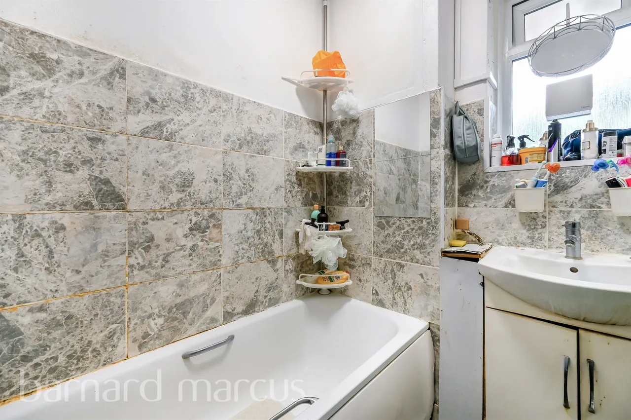 London Road, Mitcham, CR4, photo 8