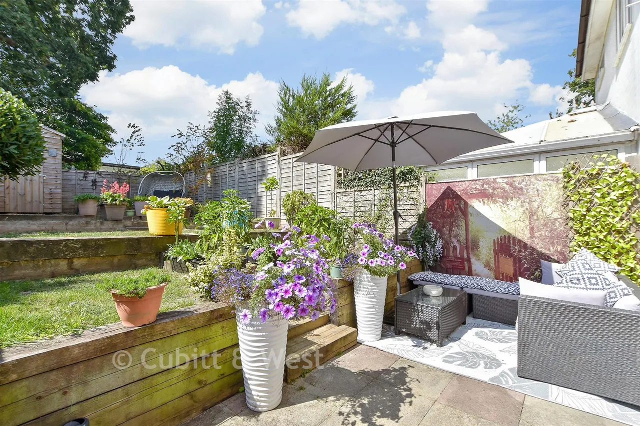 Bluebell Close, Haywards Heath, RH16, photo 11