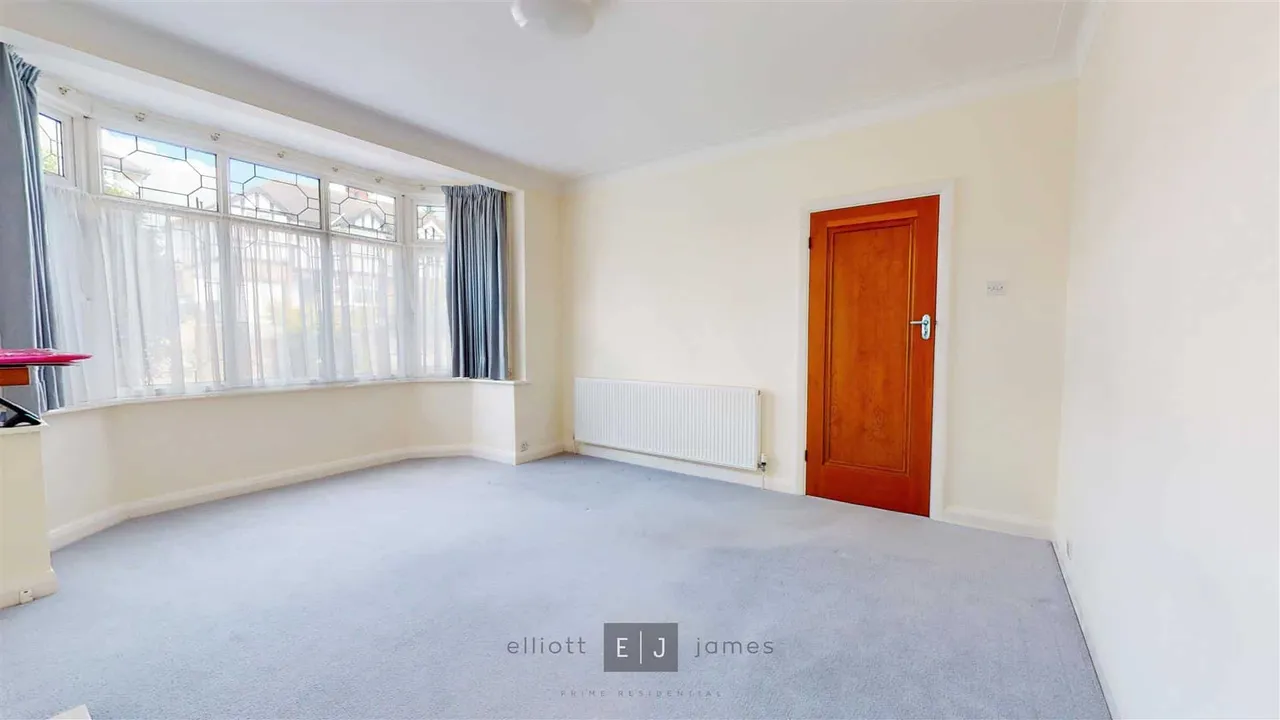 Worcester Crescent, Woodford Green, photo 4