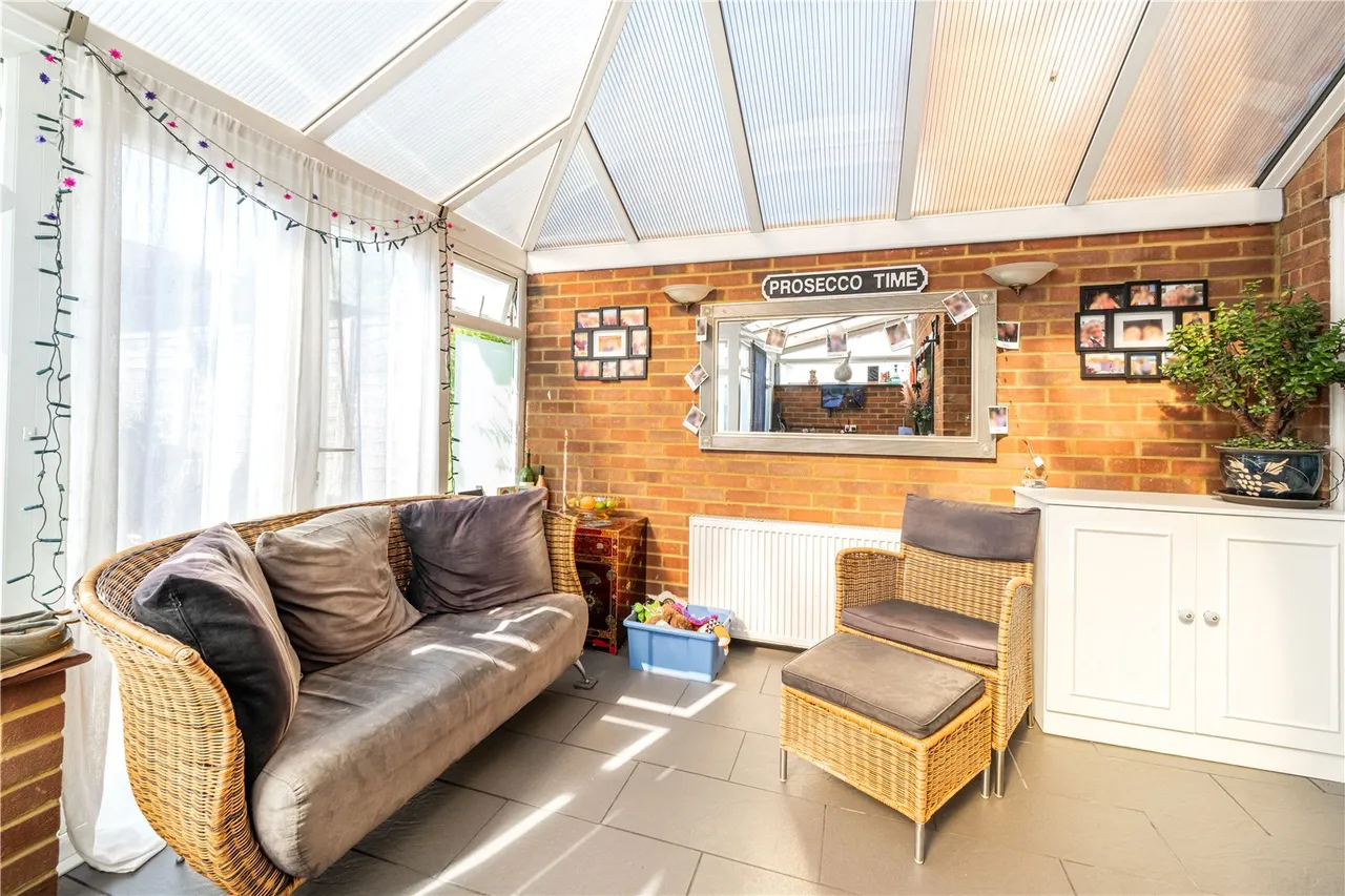 Malvern Drive, Feltham, TW13 6RP, photo 4