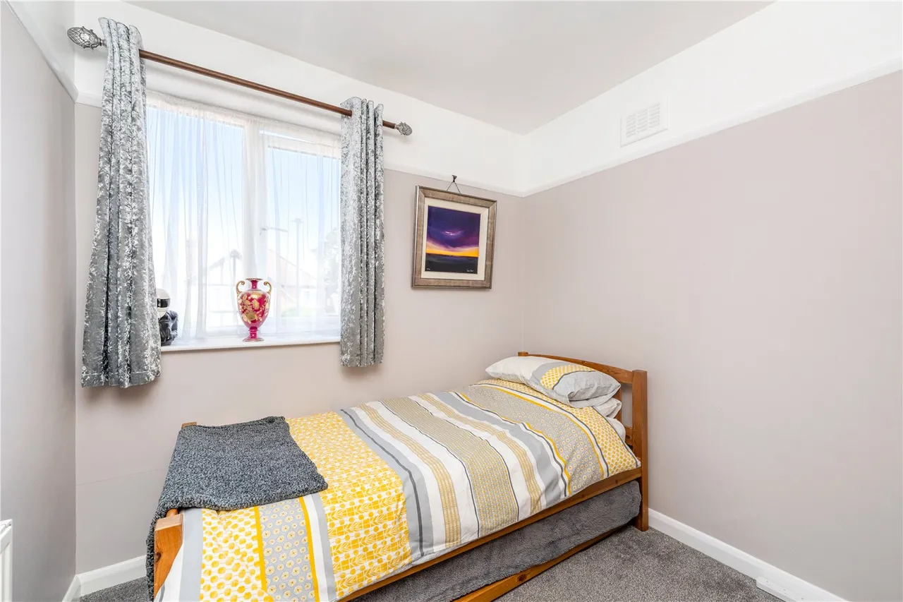 Malvern Drive, Feltham, TW13 6RP, photo 7