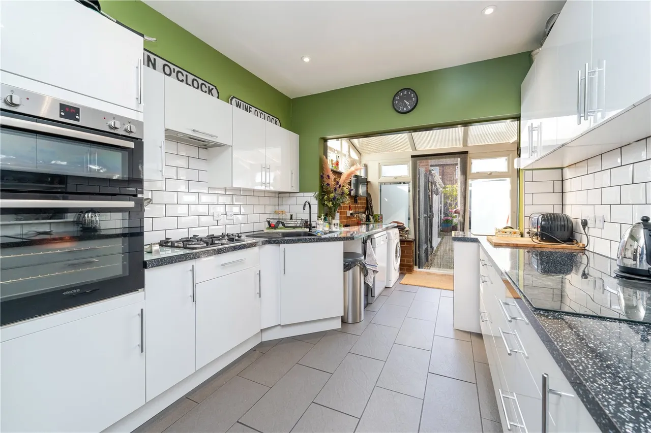 Malvern Drive, Feltham, TW13 6RP, photo 5