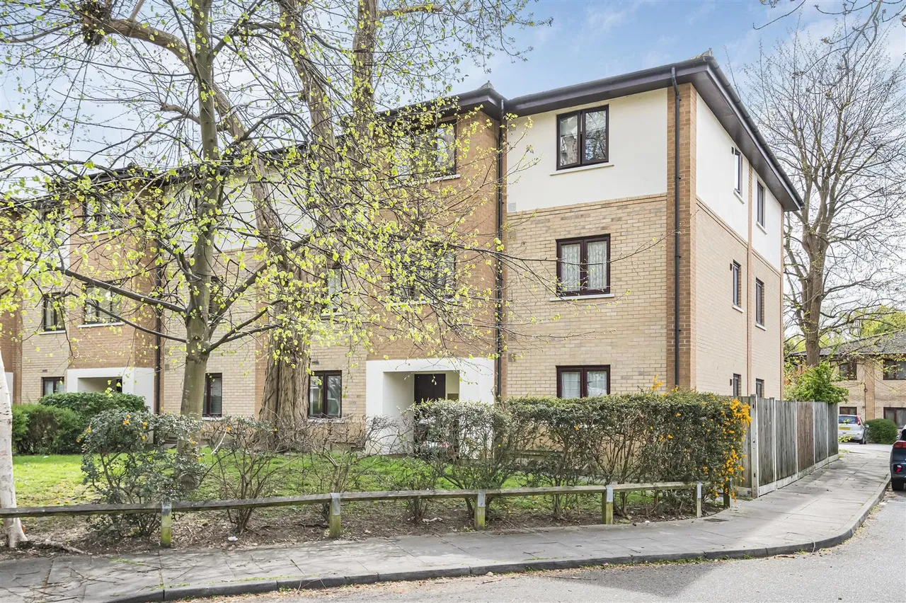 1 bed flat for sale, Danebury Avenue, Putney, SW15