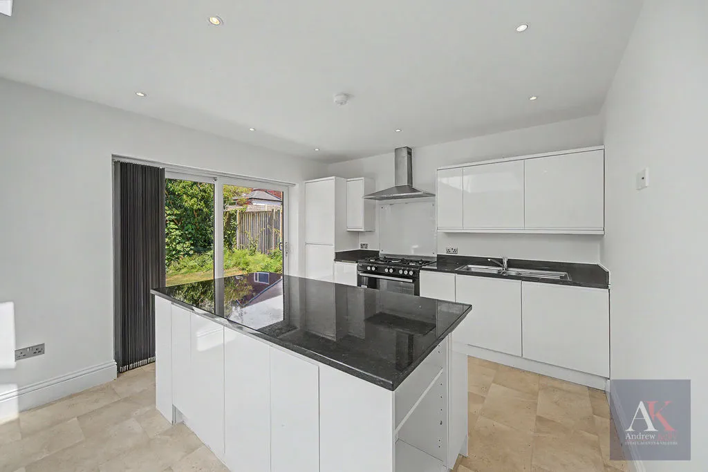 Highlands Road Bamford, Rochdale OL11 5PD, photo 9