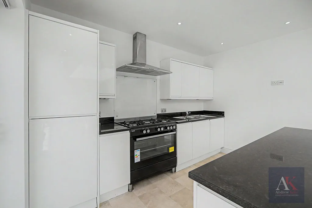 Highlands Road Bamford, Rochdale OL11 5PD, photo 11