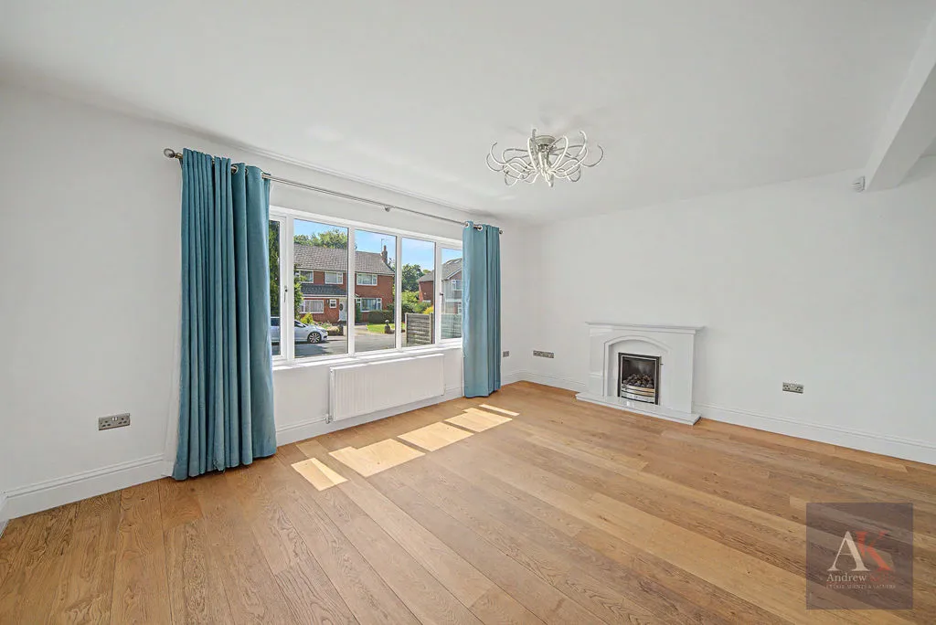 Highlands Road Bamford, Rochdale OL11 5PD, photo 4