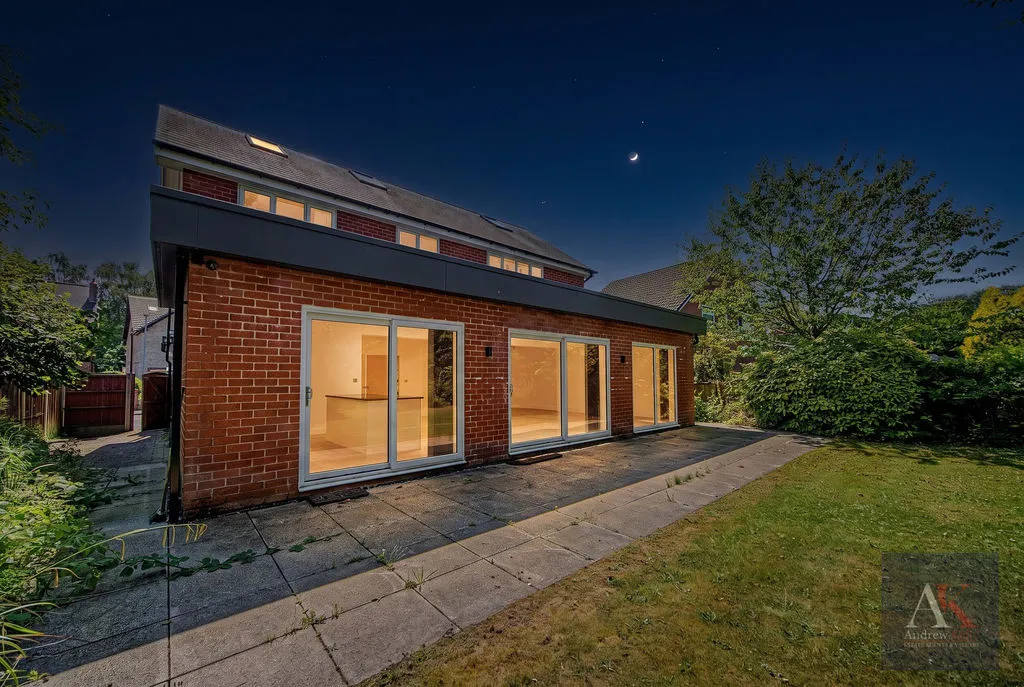 Highlands Road Bamford, Rochdale OL11 5PD, photo 31
