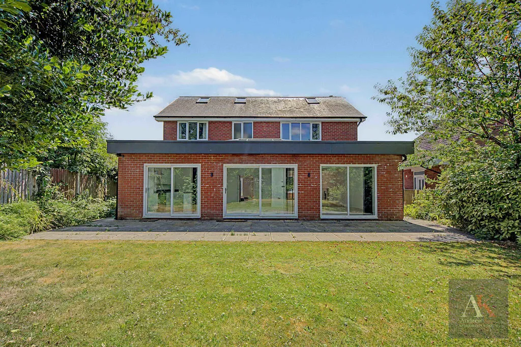 Highlands Road Bamford, Rochdale OL11 5PD, photo 33