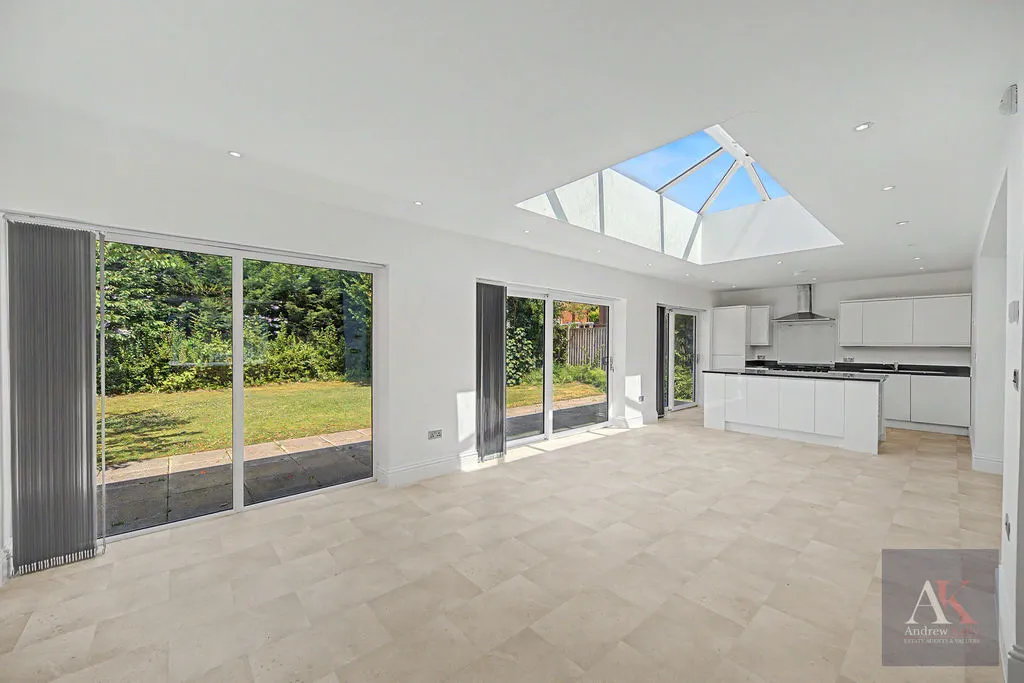 Highlands Road Bamford, Rochdale OL11 5PD, photo 7