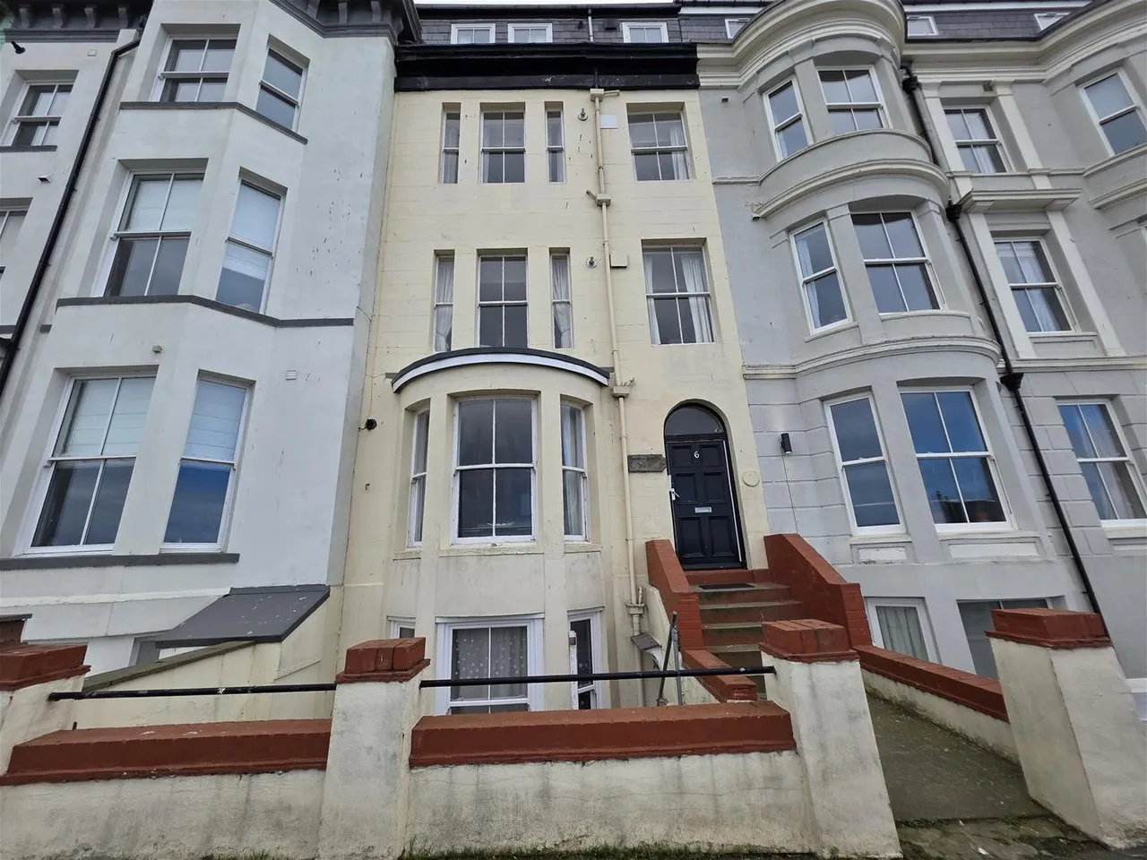 2 bed flat for sale — 6 Blenheim Terrace, Scarborough YO12 7HF
