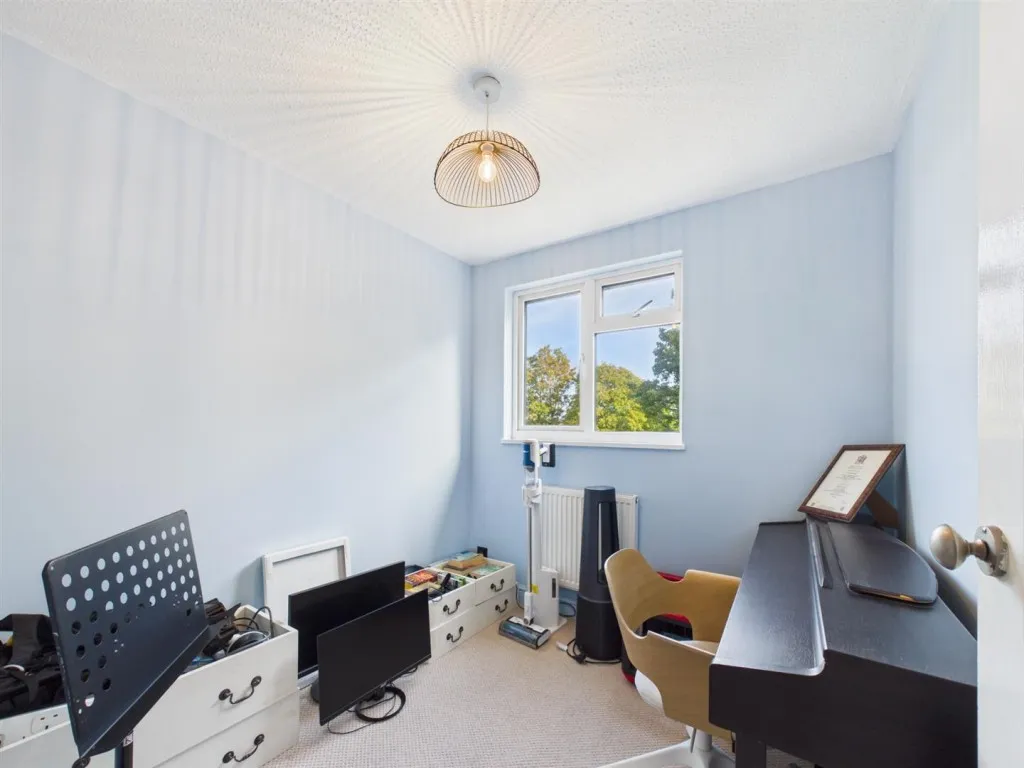 Thackeray End, Haydon Hill, photo 9