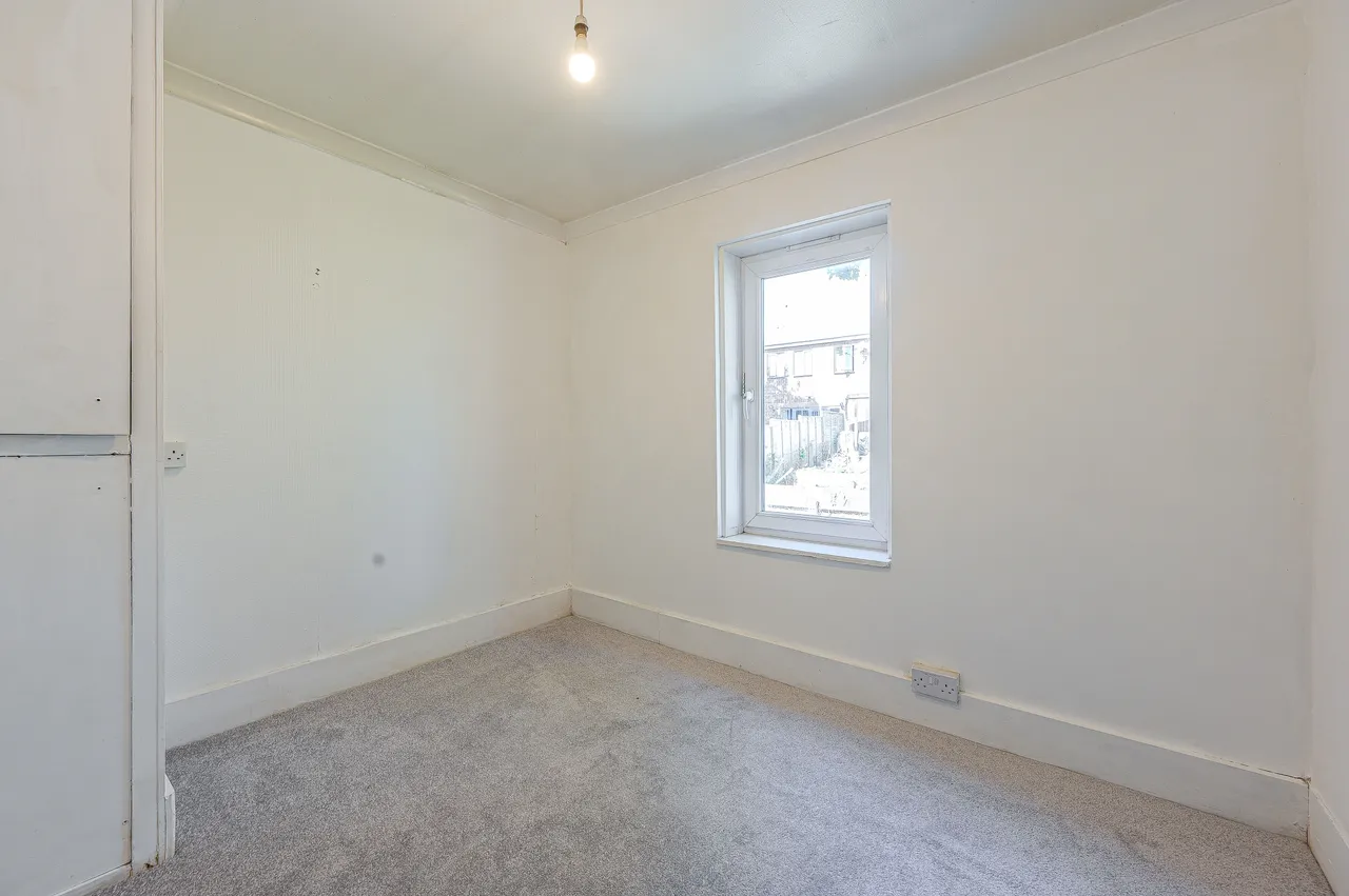 66 Griffin Road, London, photo 7