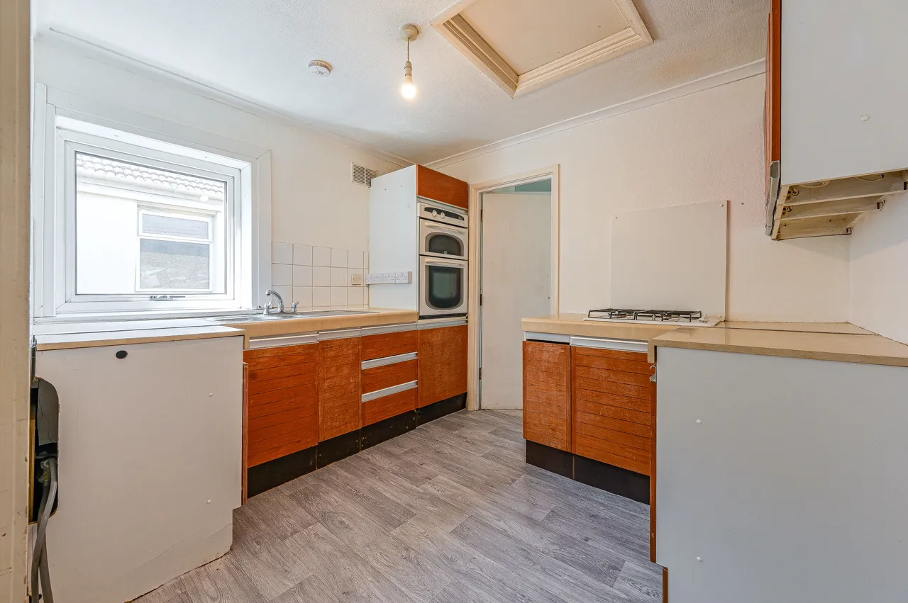 66 Griffin Road, London, photo 3