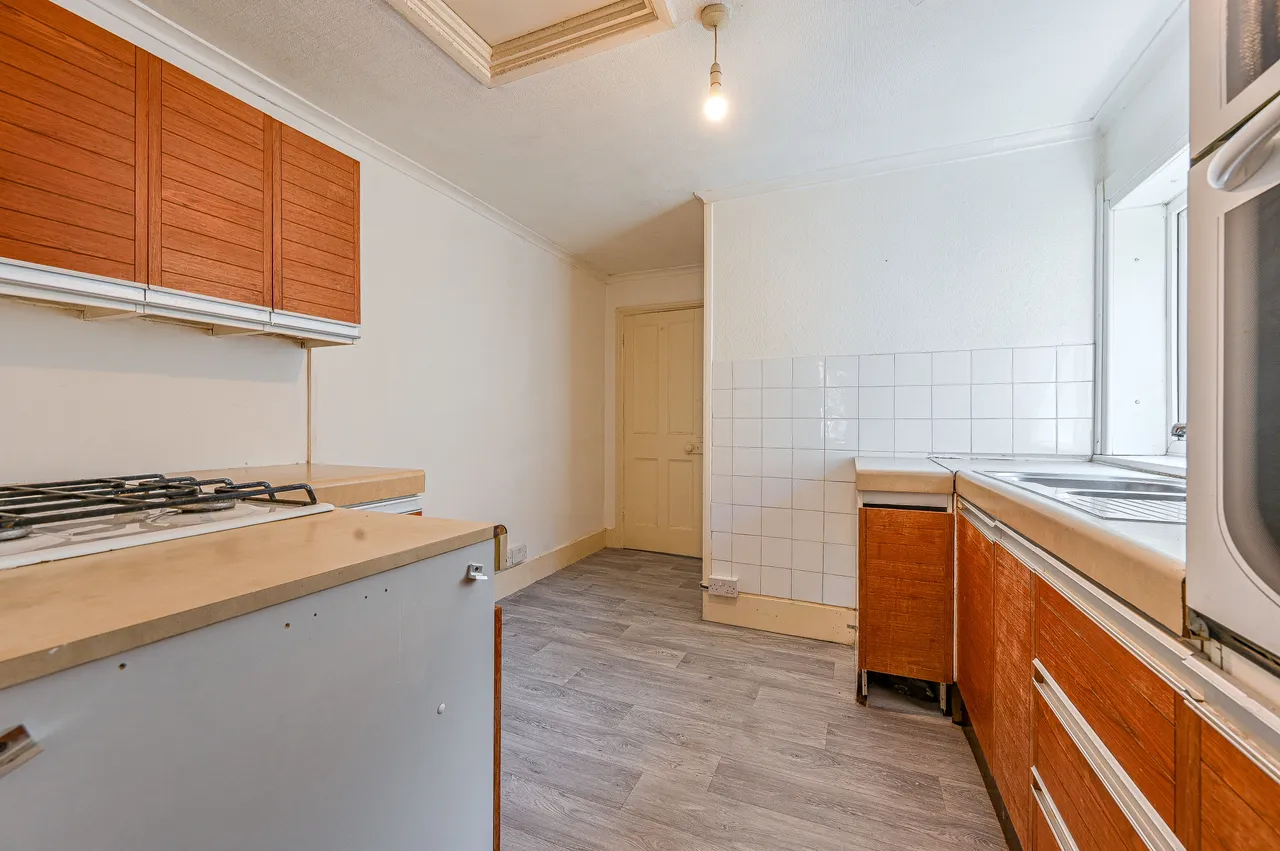 66 Griffin Road, London, photo 11