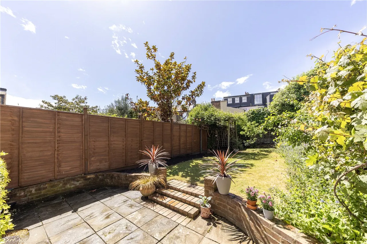 Lebanon Gardens, London, SW18, photo 5