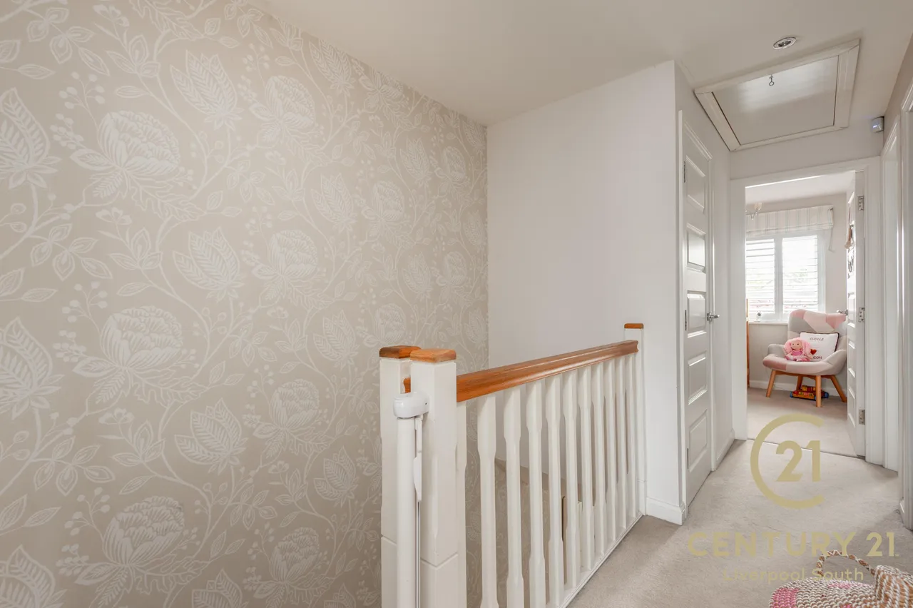 Cartwrights Farm Road, L24, photo 11