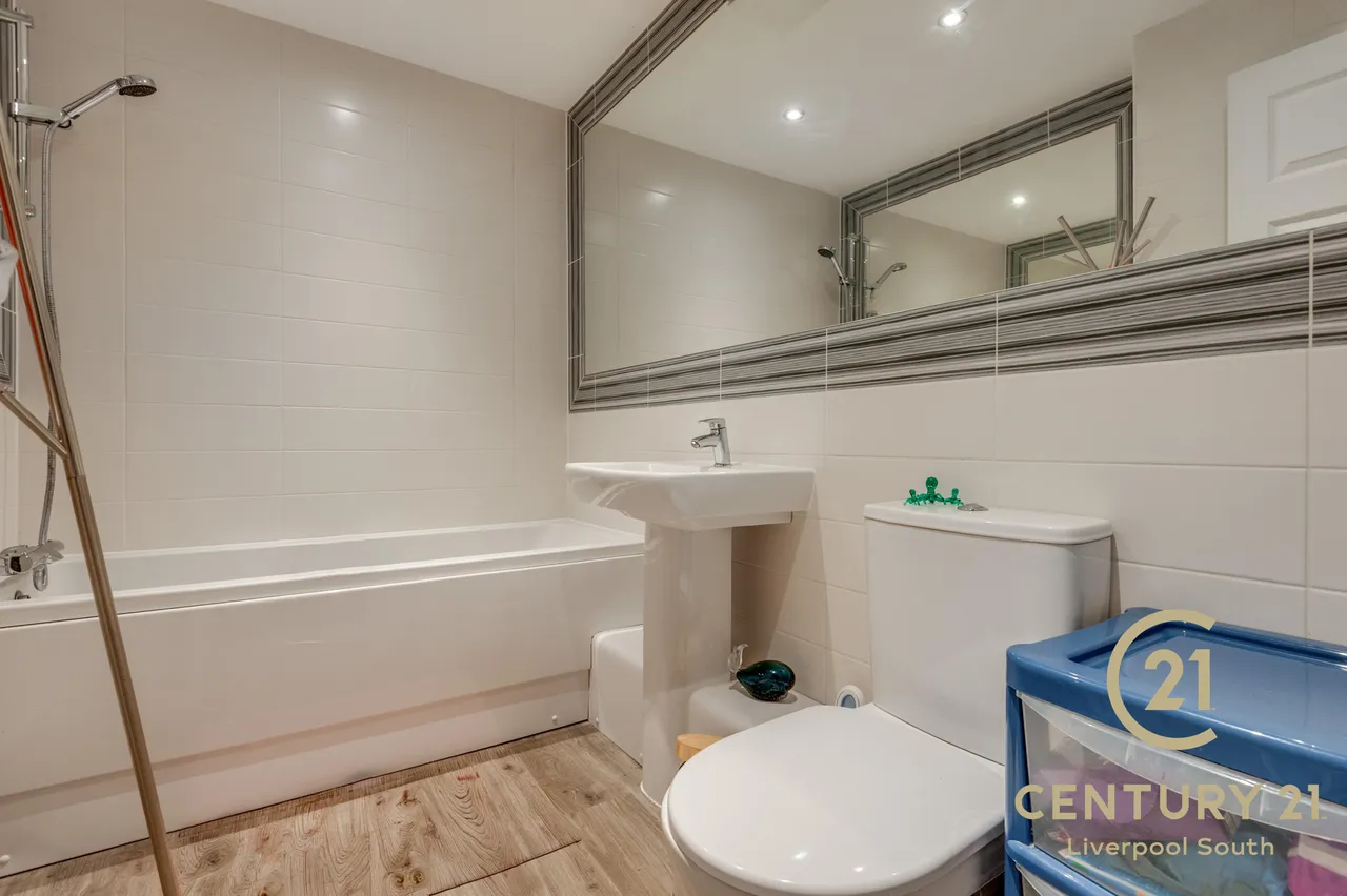 Cartwrights Farm Road, L24, photo 12
