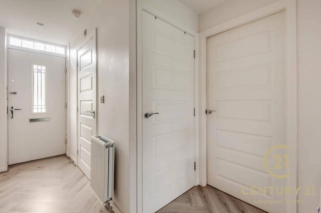 Cartwrights Farm Road, L24, photo 2