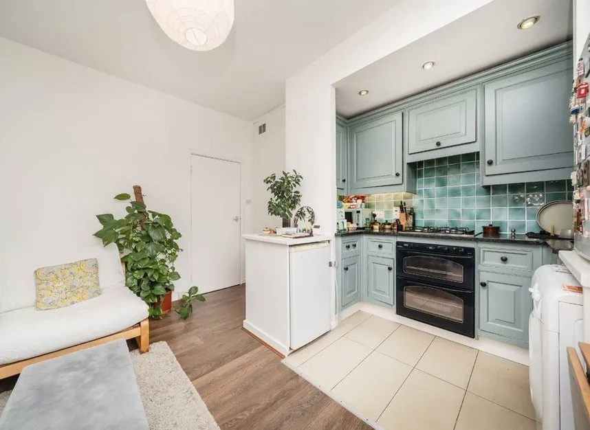 Birkbeck Road, London, W3, photo 4