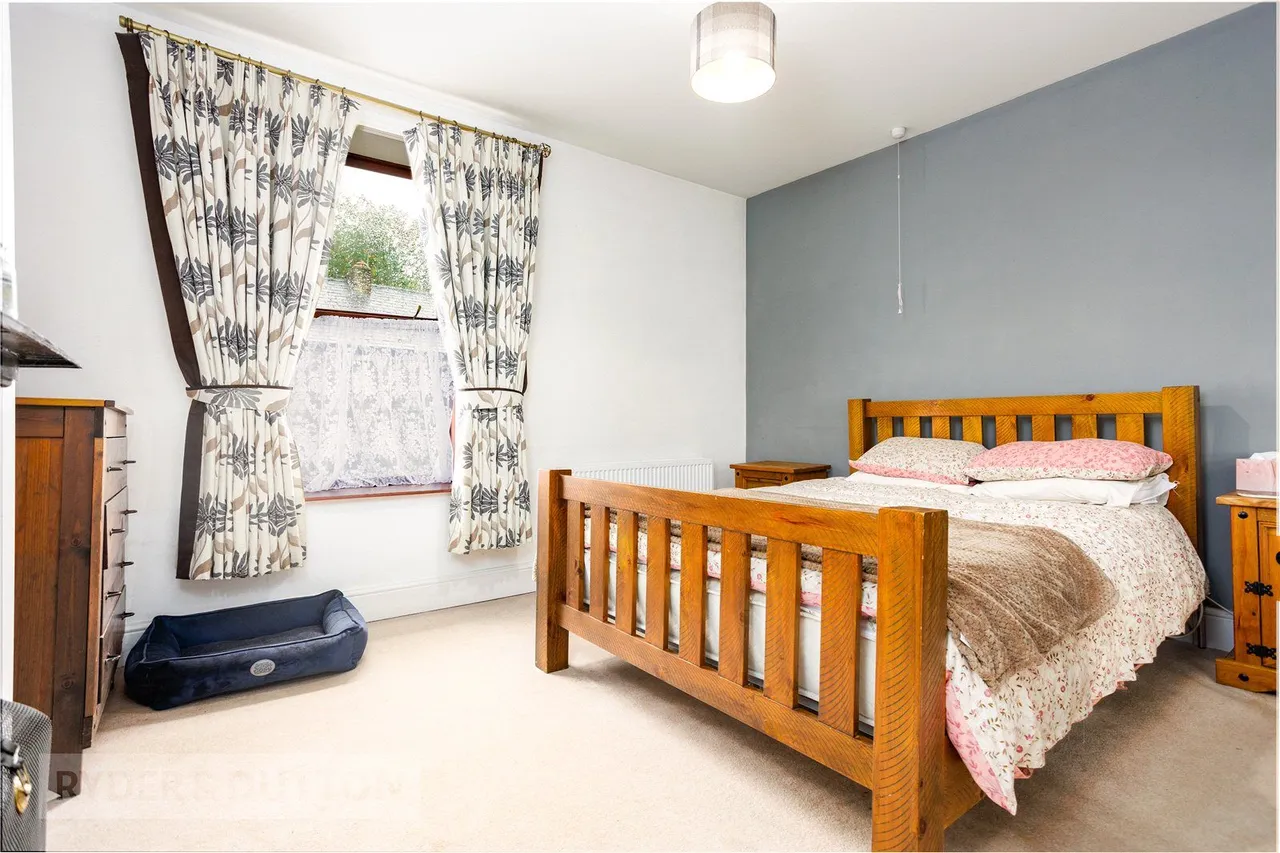 Pikes Lane, Glossop, SK13, photo 12
