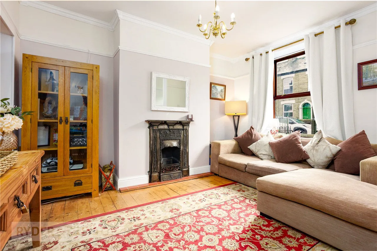 Pikes Lane, Glossop, SK13, photo 3