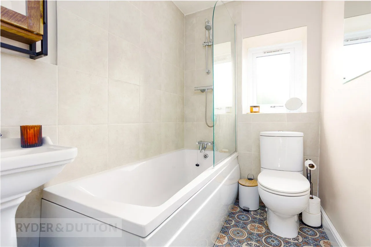 Pikes Lane, Glossop, SK13, photo 16
