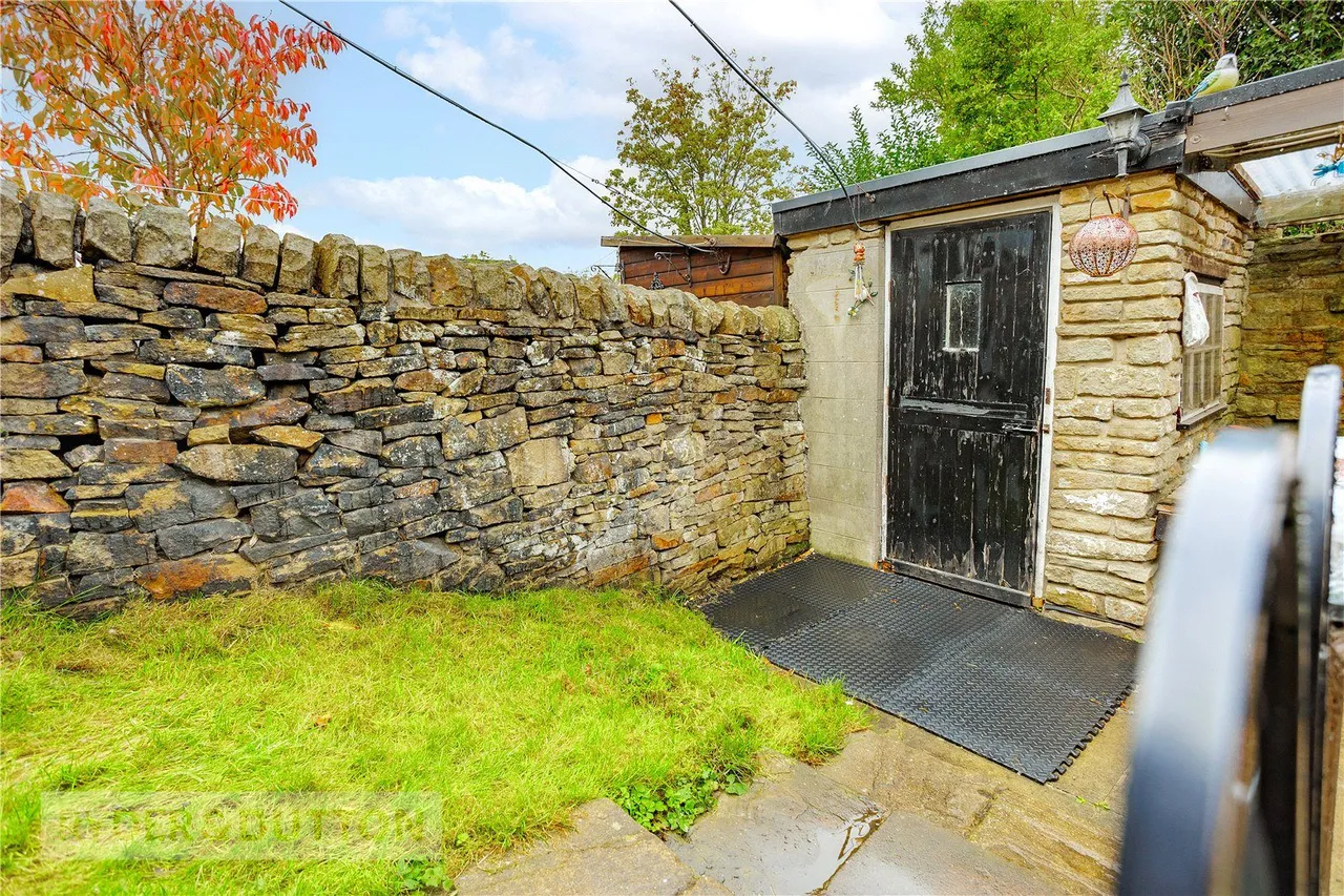 Pikes Lane, Glossop, SK13, photo 21