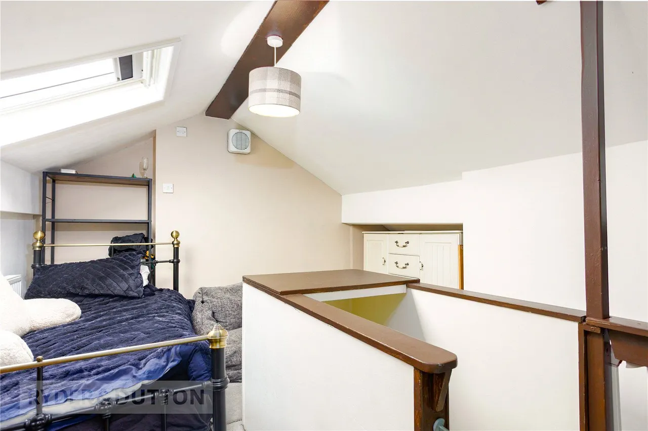 Pikes Lane, Glossop, SK13, photo 18