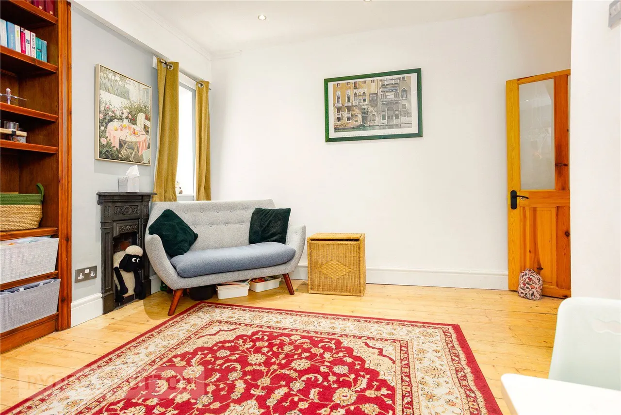 Pikes Lane, Glossop, SK13, photo 8