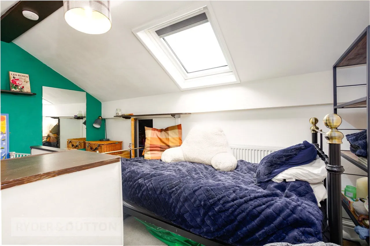 Pikes Lane, Glossop, SK13, photo 17
