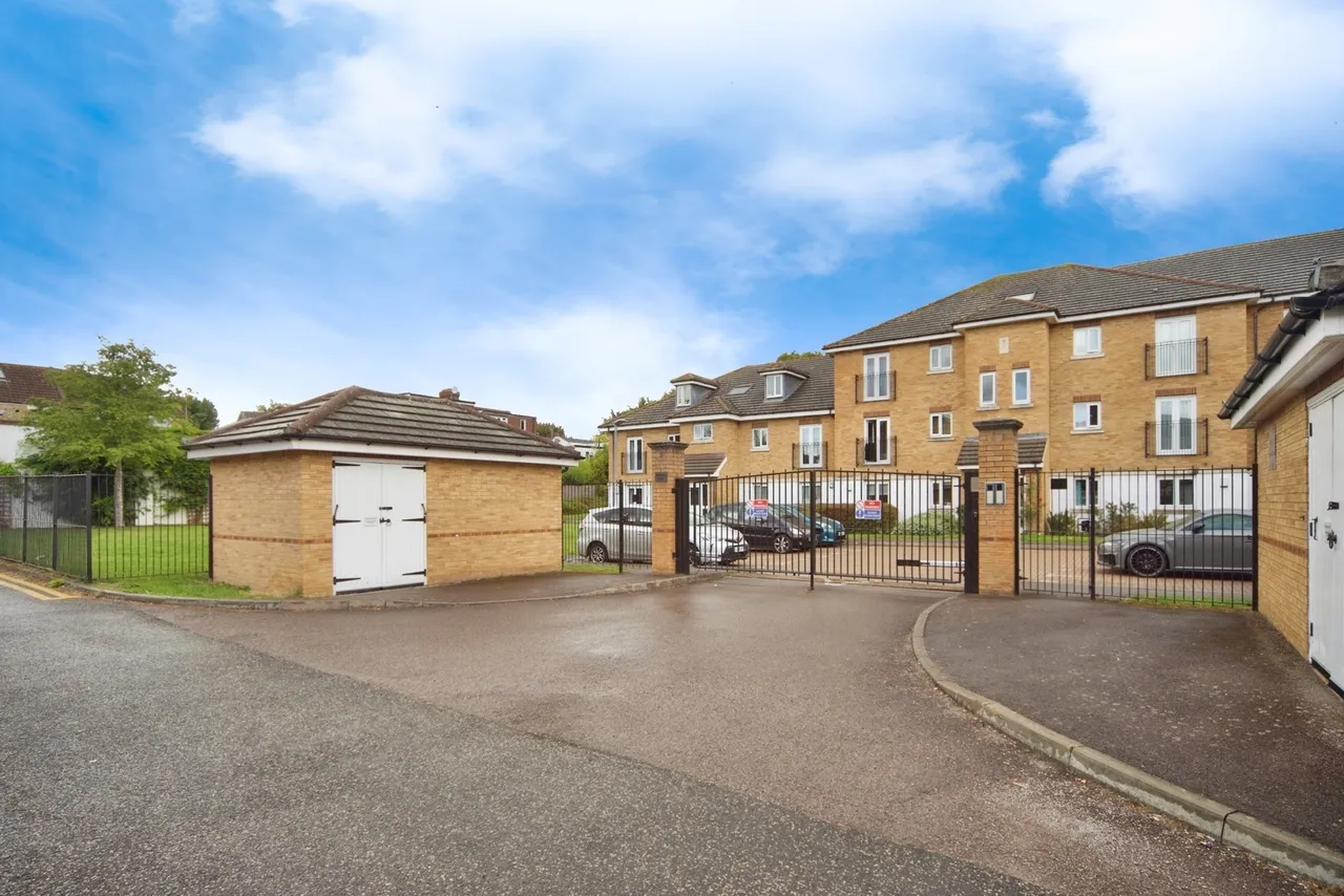 Stafford Close, LONDON, London, N14, photo 15