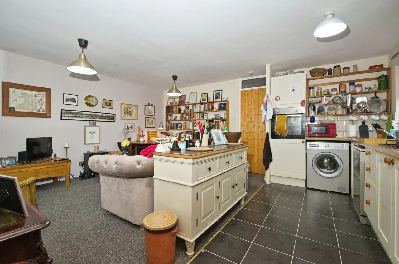 De Braose Close, Cardiff, CF5, photo 4