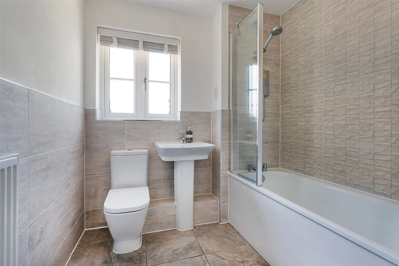 Hoadley Road, Horley, RH6, photo 9