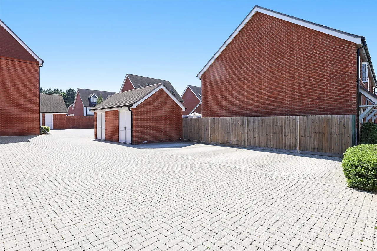 Hoadley Road, Horley, RH6, photo 10