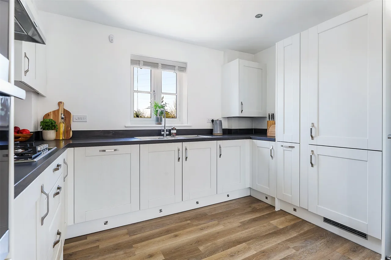Hoadley Road, Horley, RH6, photo 4