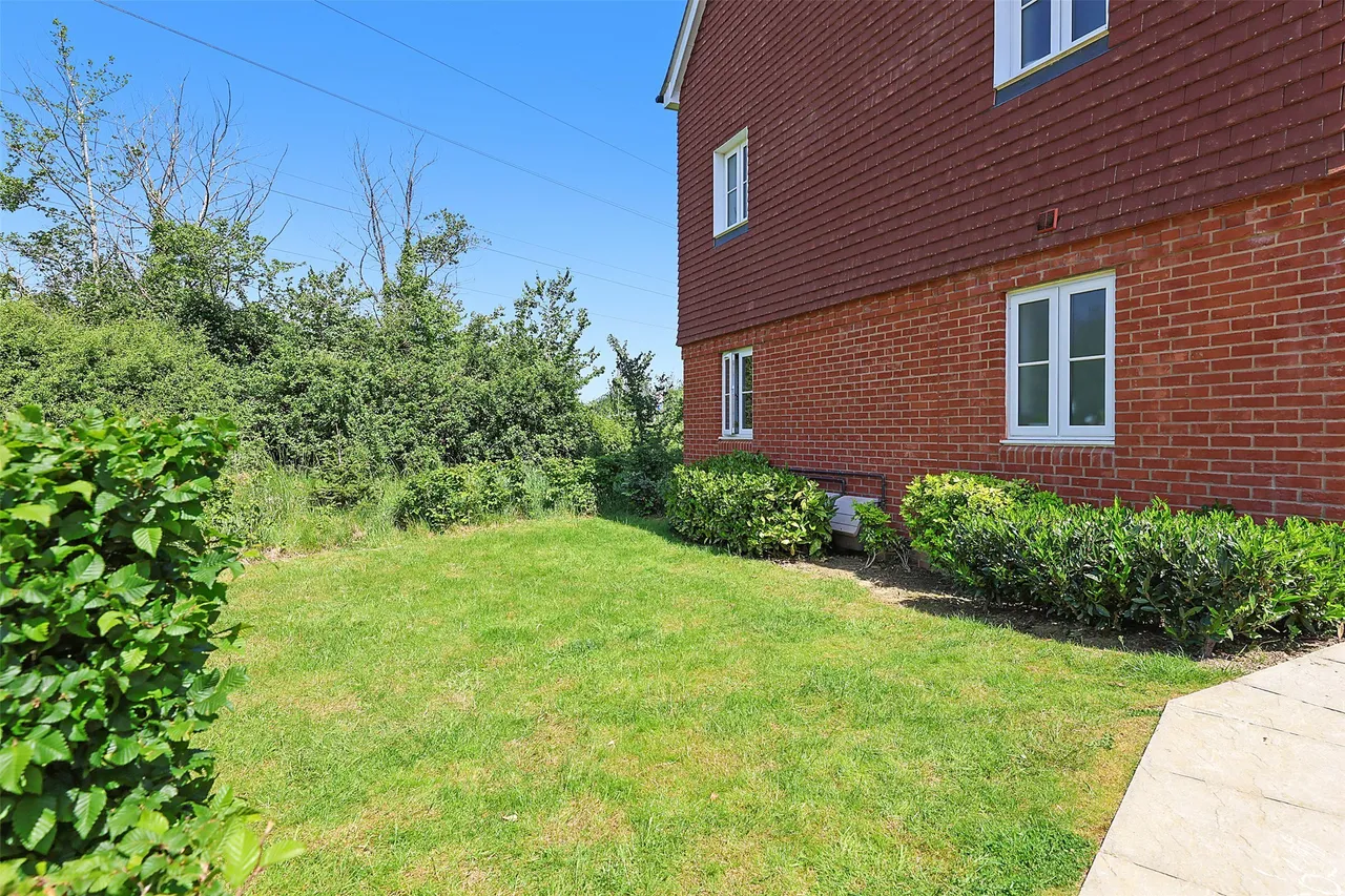 Hoadley Road, Horley, RH6, photo 13
